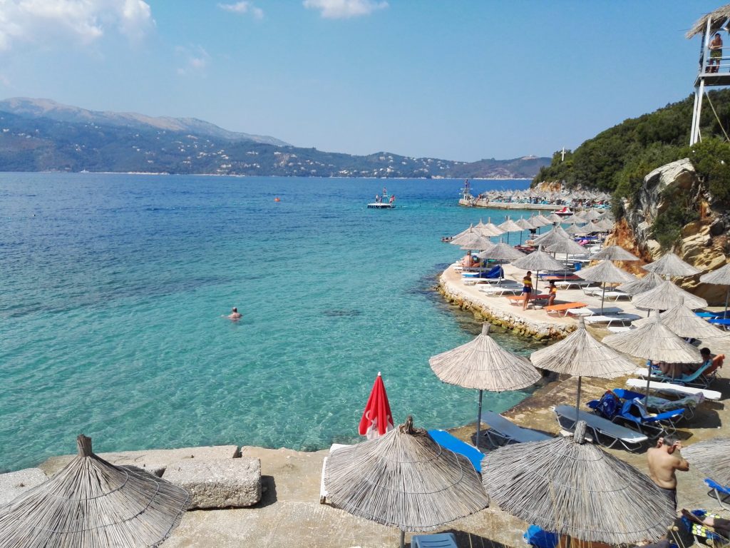 Албания Ксамил Саранда - плажове и чадъри