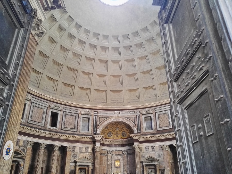 The pantheon rome italy zoomthecity