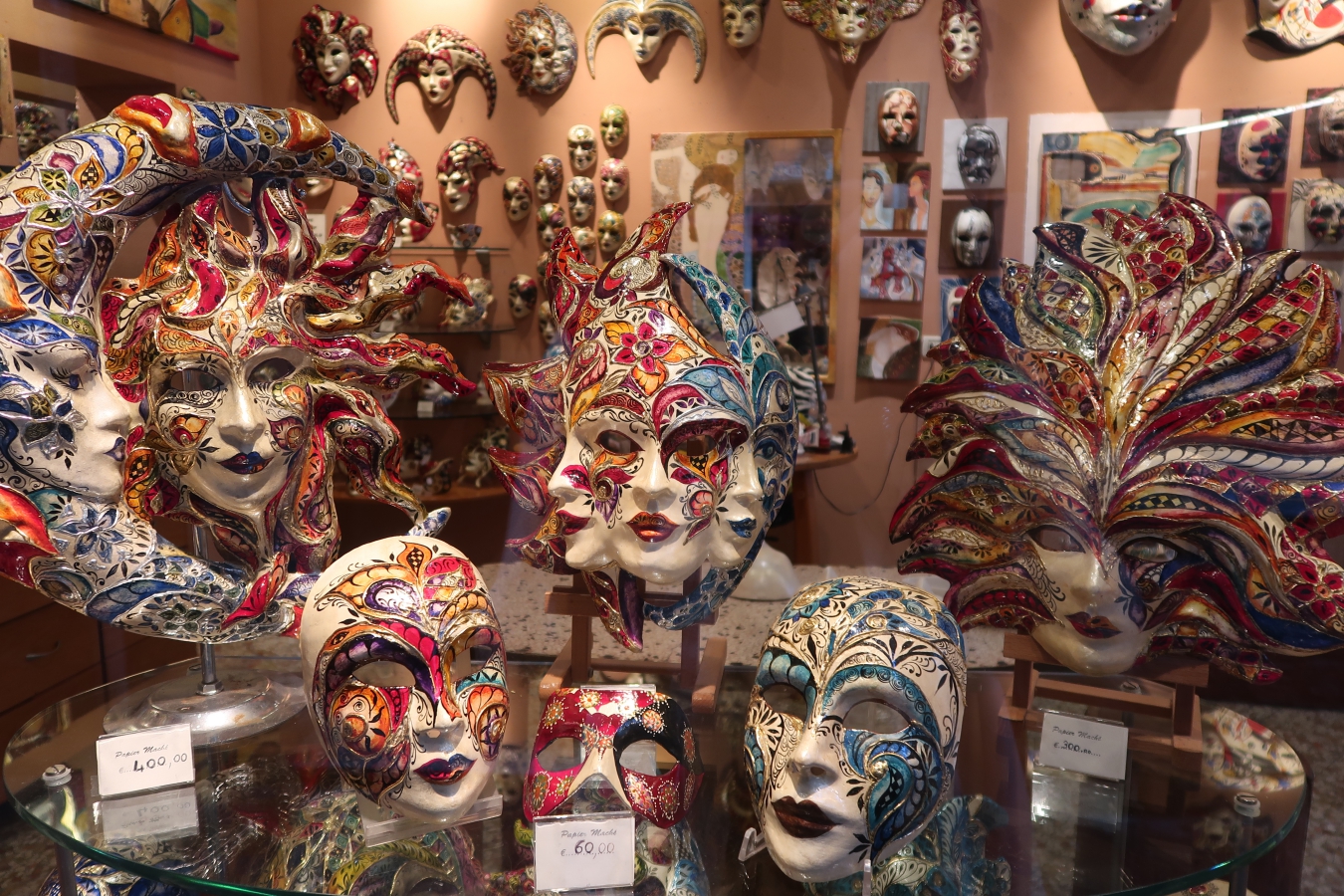 витрина с Карнавални маски Венеция