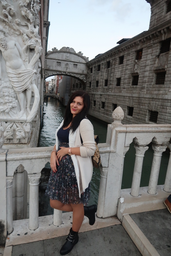 момиче, мостът на въздишките, венеция
