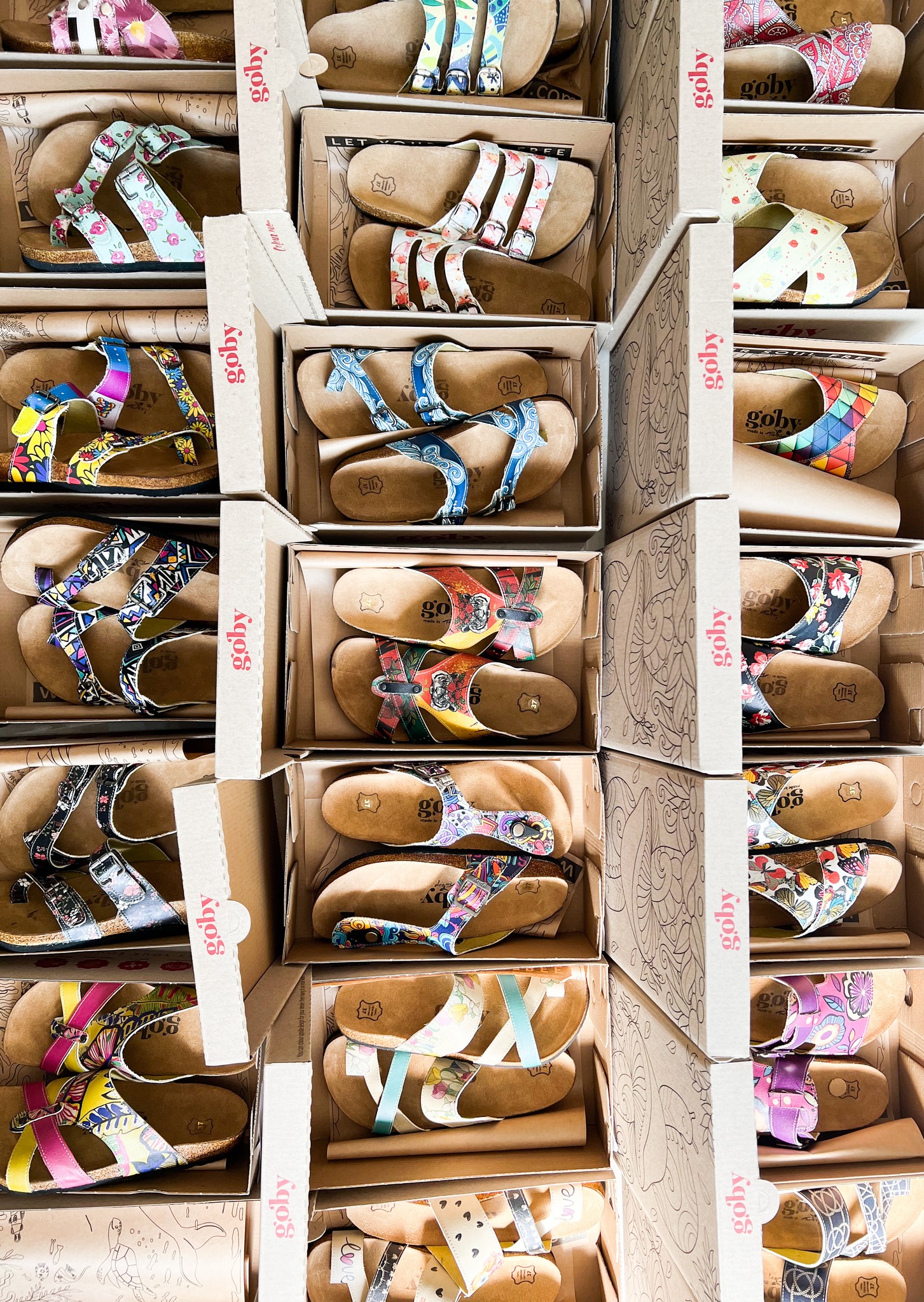 Колекцията Обувки на Бутик Арамада